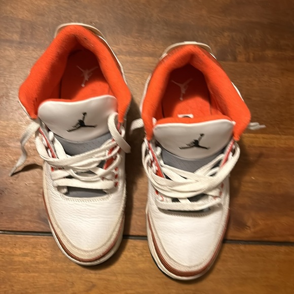 Air Jordan 3 Retro SE $150
White/Mars Stone/ Team Orange/Black
Size 5.5Y - Picture 4 of 9